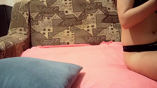 Snapshot of kiss_lovely_ chatting on 02-18-26, 06:48 kiss lovely online show from 02-18-26, 06:48