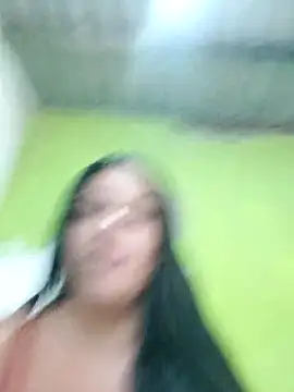 Snapshot of biancaalvess chatting on 04-15-26, 06:37 biancaalvess online show from 04-15-26, 06:37