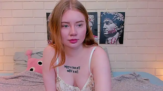 Lillie Berry online show from 10-17-25, 04:59