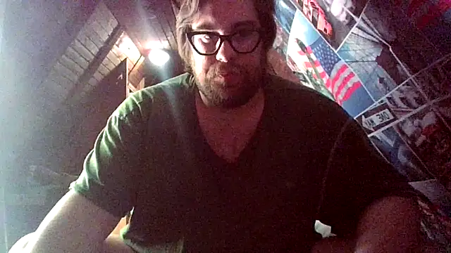 Snapshot of chubbyDavid1998 chatting on 10-28-25, 05:48 chubbyDavid1998 online show from 10-28-25, 05:48