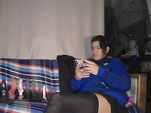 Snapshot of ShatziGBM chatting on 12-21-25, 09:27 ShatziGBM online show from 12-21-25, 09:27