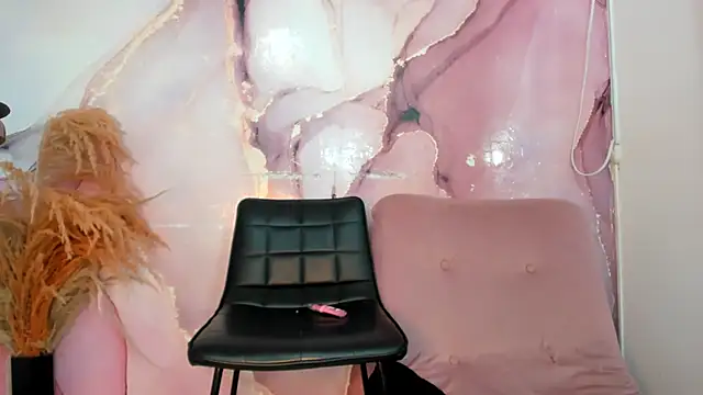 Nini Beyker online show from 10-06-25, 01:19