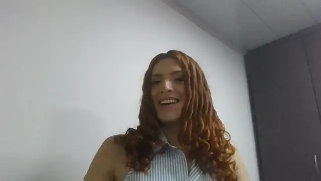 Snapshot of Emma_Lodge chatting on 07-14-26, 01:06 Emma Lodge online show from 07-14-26, 01:06