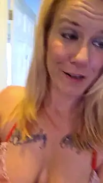 Snapshot of RhondaRump chatting on 07-16-26, 03:07 RhondaRump online show from 07-16-26, 03:07