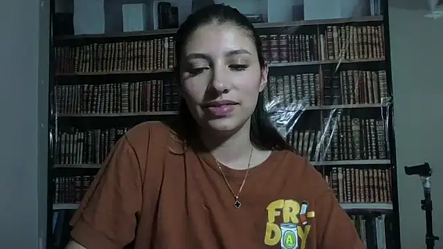 Snapshot of AriaBliss- chatting on 09-23-25, 10:18 AriaBliss- online show from 09-23-25, 10:18