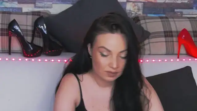 GrayLunna online show from 04-24-26, 04:26