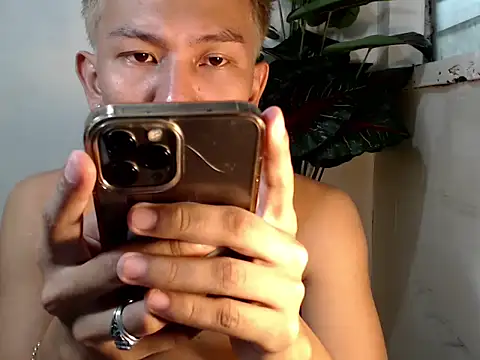 Snapshot of RalfAsian25 chatting on 09-17-25, 05:53 RalfAsian25 online show from 09-17-25, 05:53