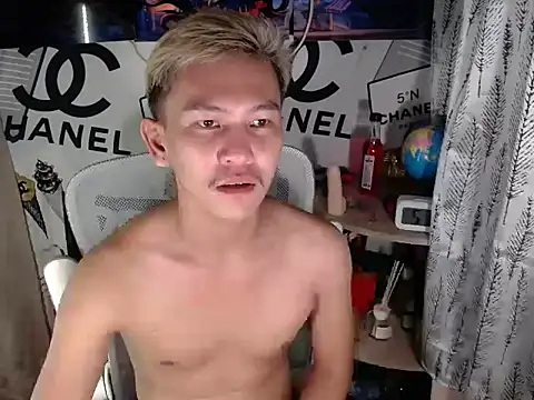 RalfAsian25 online show from 04-24-26, 09:17