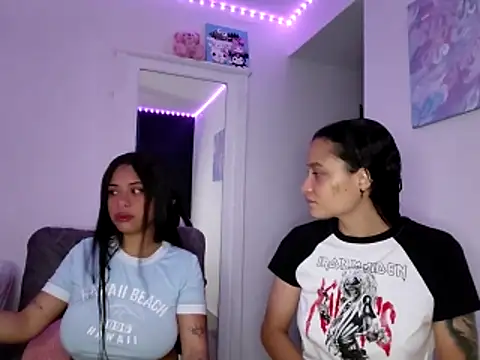 reina reina online show from 03-27-26, 04:40