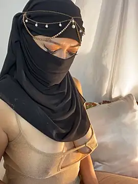 Amyraa  online show from 10-05-25, 12:36