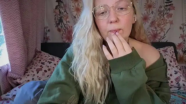 Daisyxoxo  online show from 09-25-25, 08:29