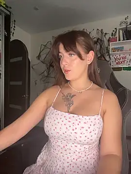 MikssMolly online show from 12-05-25, 07:06