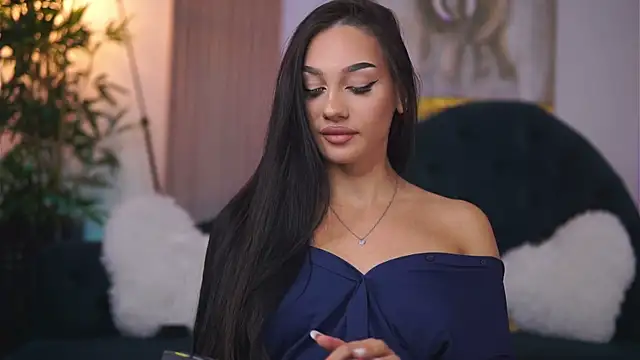 Snapshot of NinaSolenne chatting on 11-03-25, 07:37 NinaSolenne online show from 11-03-25, 07:37