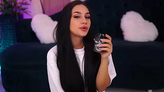 Snapshot of NinaSolenne chatting on 11-23-25, 07:35 NinaSolenne online show from 11-23-25, 07:35