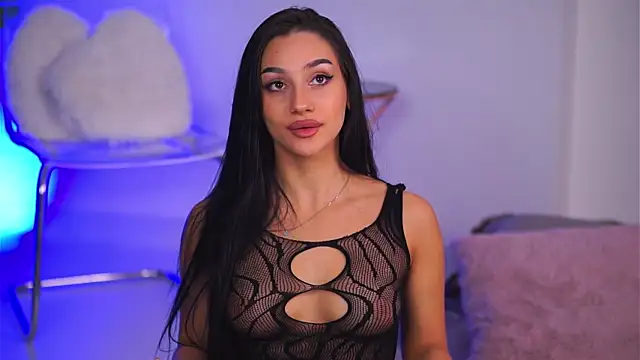 Snapshot of NinaSolenne chatting on 12-13-25, 08:25 NinaSolenne online show from 12-13-25, 08:25