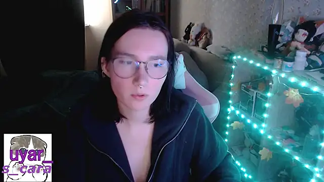 s cara online show from 10-12-25, 12:04