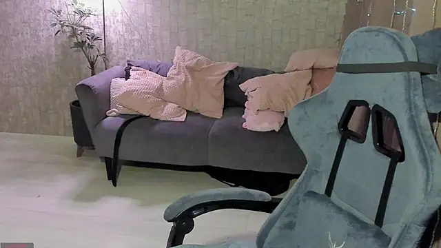 AlinaGreeeen online show from 10-25-25, 04:31