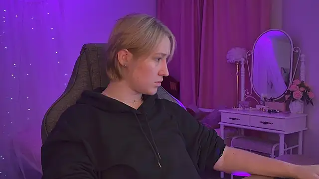 Snapshot of CinBellamy chatting on 01-14-26, 06:08 CinBellamy online show from 01-14-26, 06:08