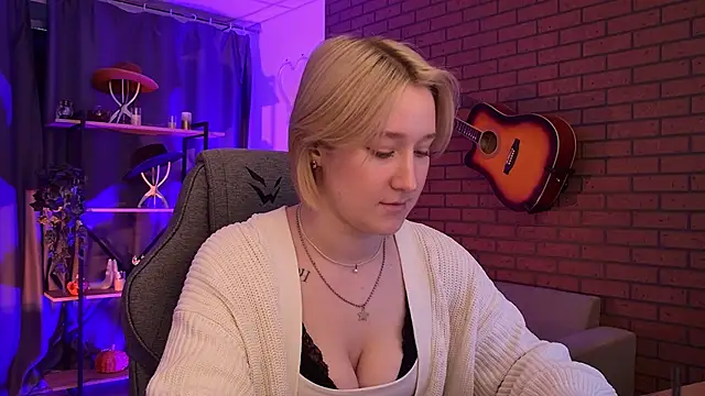 Snapshot of CinBellamy chatting on 02-23-26, 07:39 CinBellamy online show from 02-23-26, 07:39