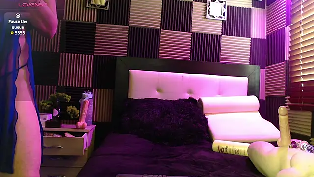 antonela-tompson online show from 04-09-26, 05:18