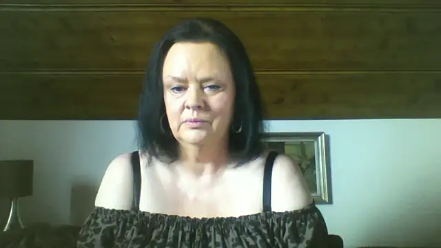 Snapshot of TiffanyMature chatting on 09-15-25, 07:19 TiffanyMature online show from 09-15-25, 07:19