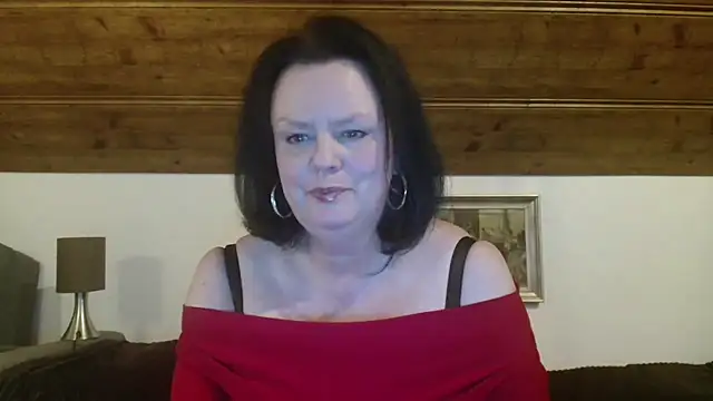 Snapshot of TiffanyMature chatting on 09-25-25, 08:23 TiffanyMature online show from 09-25-25, 08:23