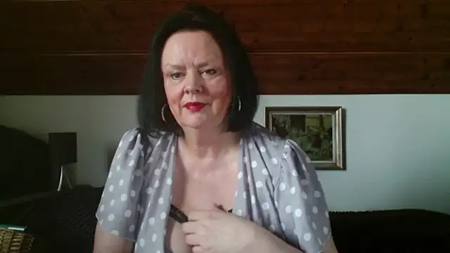 Snapshot of TiffanyMature chatting on 10-21-25, 08:26 TiffanyMature online show from 10-21-25, 08:26