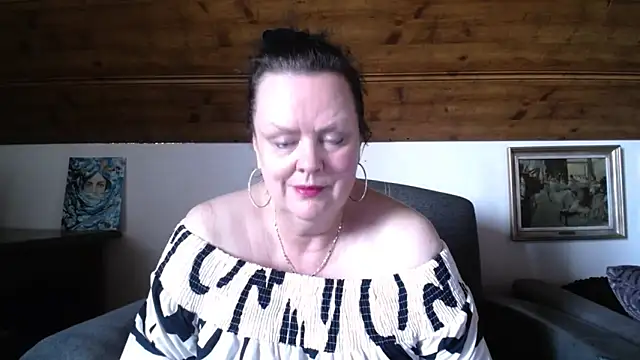 TiffanyMature online show from 06-09-26, 05:24