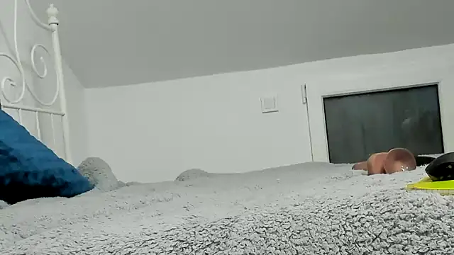 alesquirt33 online show from 04-07-26, 06:03