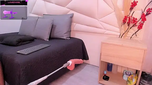 ValeriaJulio  online show from 02-22-26, 12:01