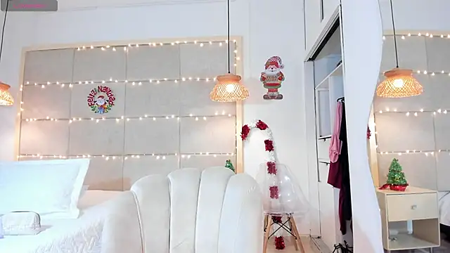 VioletHilton online show from 12-18-25, 07:09