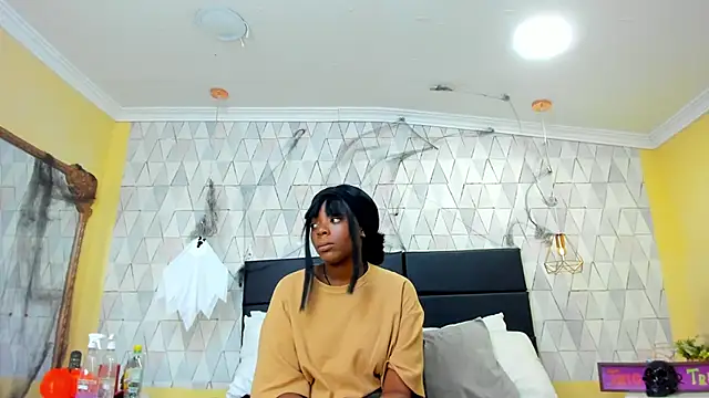 OliviaGarciaa online show from 10-30-25, 08:09