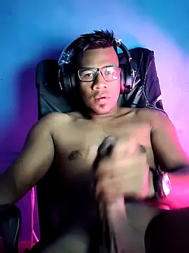 Snapshot of Clangel19 chatting on 10-16-25, 11:17 Clangel19 online show from 10-16-25, 11:17