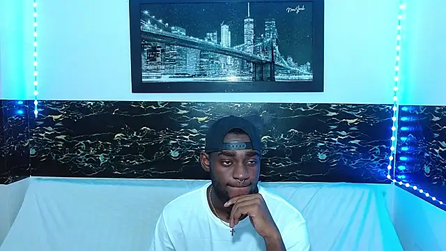 Snapshot of eebony_stallion chatting on 09-28-25, 03:34 eebony stallion online show from 09-28-25, 03:34