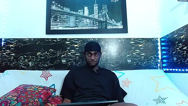 Snapshot of eebony_stallion chatting on 10-01-25, 03:12 eebony stallion online show from 10-01-25, 03:12