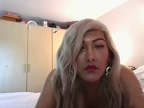 Snapshot of Luciana_nicolini chatting on 05-26-26, 12:56 Luciana nicolini online show from 05-26-26, 12:56