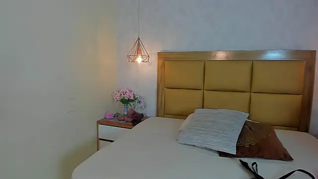 MELISSAROUGE online show from 06-06-26, 07:40
