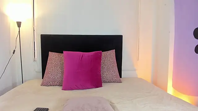 LunaVelvet777 online show from 01-12-26, 06:57