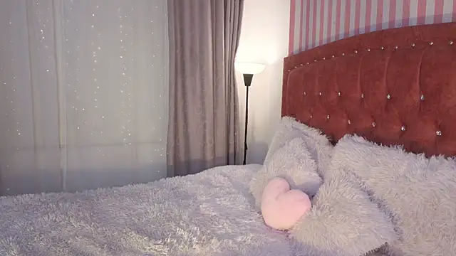 LunaVelvet777 online show from 04-27-26, 03:32