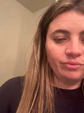 Snapshot of M1l3yD3w chatting on 10-11-25, 02:33 M1l3yD3w online show from 10-11-25, 02:33