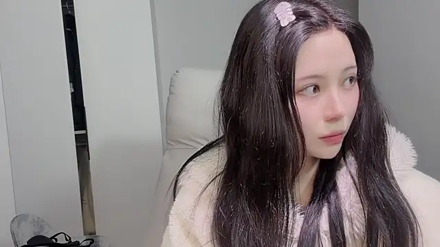 Amy-i online show from 03-06-26, 05:09