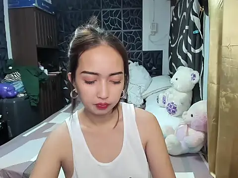 Snapshot of Soft_Angel8 chatting on 10-27-25, 04:00 Soft Angel8 online show from 10-27-25, 04:00