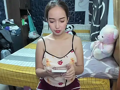 Snapshot of Soft_Angel8 chatting on 11-04-25, 01:43 Soft Angel8 online show from 11-04-25, 01:43