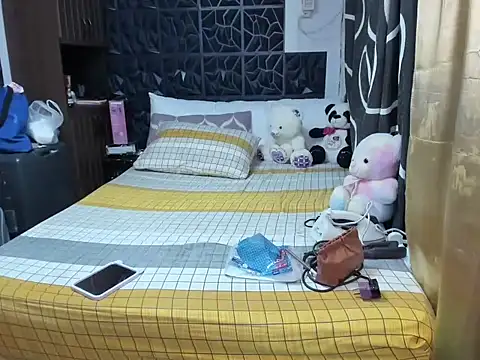 Snapshot of Soft_Angel8 chatting on 11-14-25, 01:32 Soft Angel8 online show from 11-14-25, 01:32