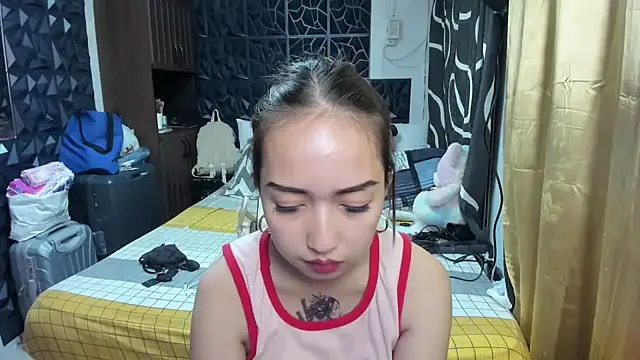 Snapshot of Soft_Angel8 chatting on 11-18-25, 02:43 Soft Angel8 online show from 11-18-25, 02:43