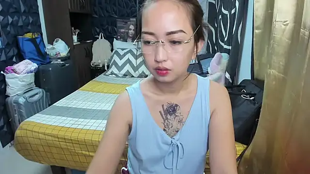 Snapshot of Soft_Angel8 chatting on 11-19-25, 01:11 Soft Angel8 online show from 11-19-25, 01:11