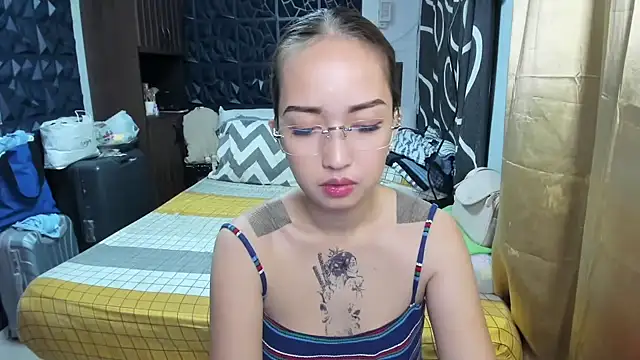 Snapshot of Soft_Angel8 chatting on 11-23-25, 01:33 Soft Angel8 online show from 11-23-25, 01:33