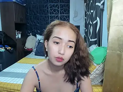 Snapshot of Soft_Angel8 chatting on 12-05-25, 02:25 Soft Angel8 online show from 12-05-25, 02:25