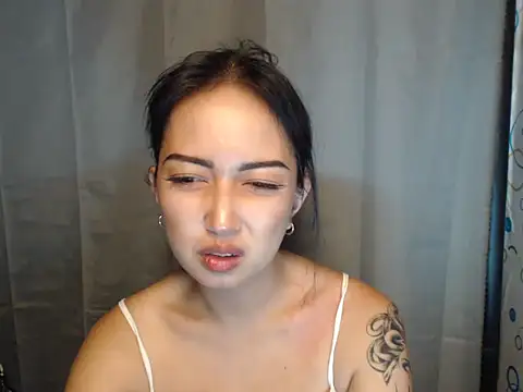 Snapshot of Soft_Angel8 chatting on 04-28-26, 06:13 Soft Angel8 online show from 04-28-26, 06:13