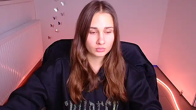 Snapshot of Stefanie_Sweet chatting on 10-10-25, 06:23 Stefanie Sweet online show from 10-10-25, 06:23